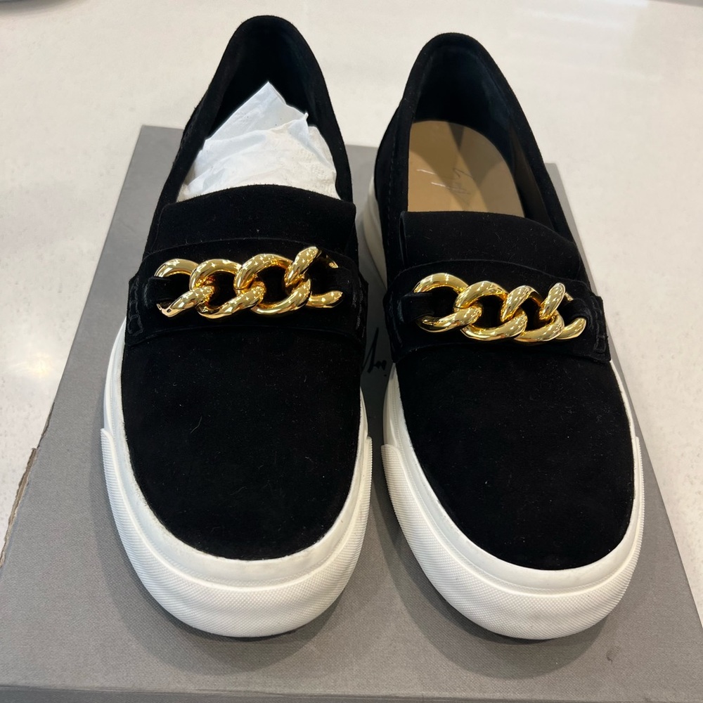 Giuseppe Casual Loafer Size 9 / 42 mens - Black with Gold Hardware